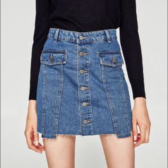 Zara Denim Mini Skirt - Picture 1 of 4